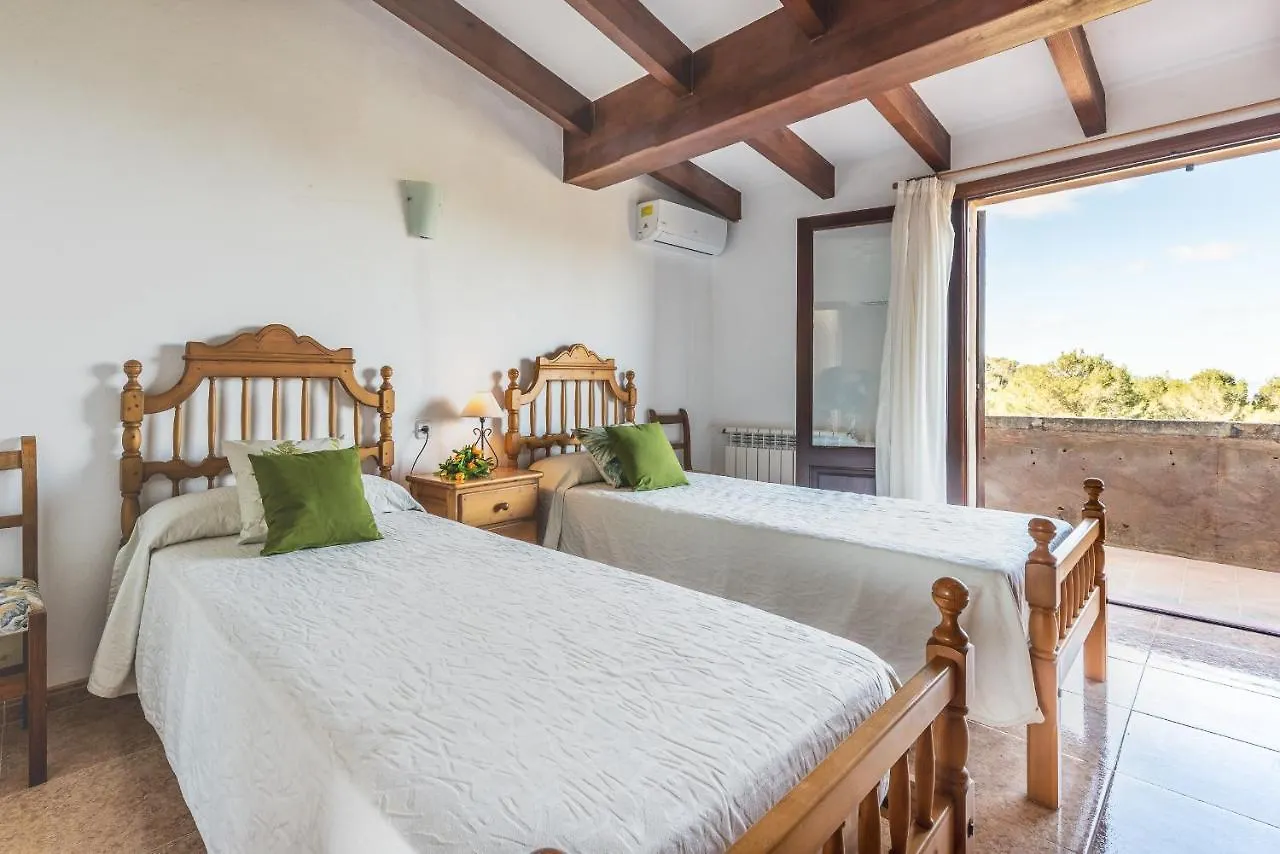 Finca Roca Es Carritxo بيت للعطل